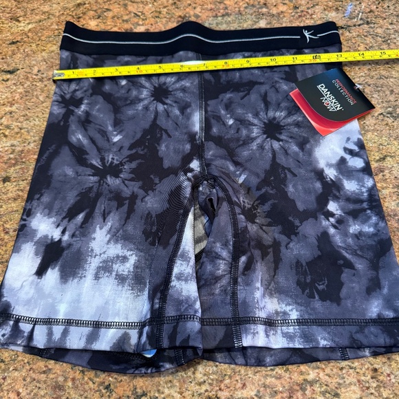 shorts - Picture 1 of 2